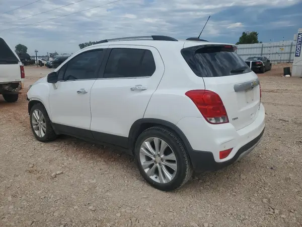 3GNCJMSB7KL298544 2019 CHEVROLET TRAX - Image 2