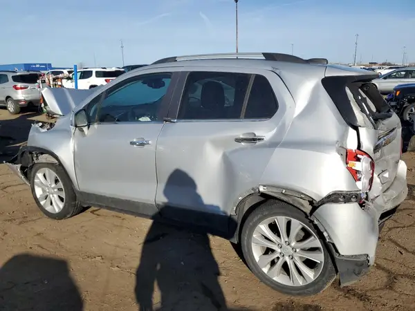 3GNCJMSB7LL169477 2020 CHEVROLET TRAX - Image 2
