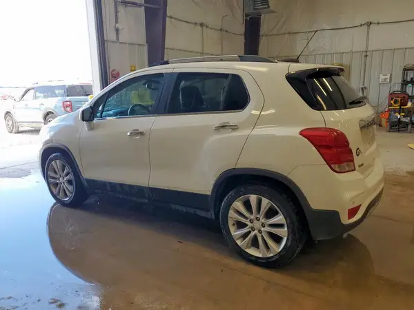 3GNCJMSB7LL219181 2020 CHEVROLET TRAX - Image 2