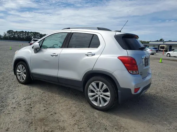3GNCJMSB8HL237132 2017 CHEVROLET TRAX - Image 2