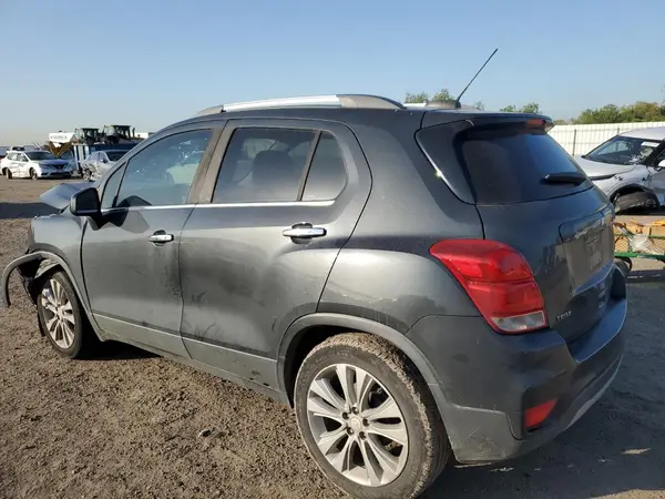 3GNCJMSB8HL251306 2017 CHEVROLET TRAX - Image 2
