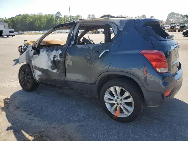 3GNCJMSB8JL324471 2018 CHEVROLET TRAX - Image 2