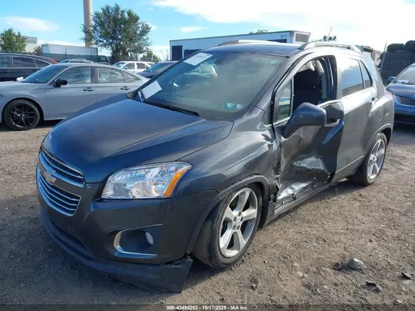 3GNCJMSB9GL216000 2016 CHEVROLET TRAX - Image 2