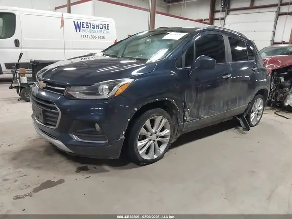 3GNCJMSB9JL238652 2018 CHEVROLET TRAX - Image 2