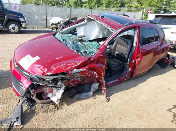 3GNCJMSB9JL413241 2018 CHEVROLET TRAX - Image 2