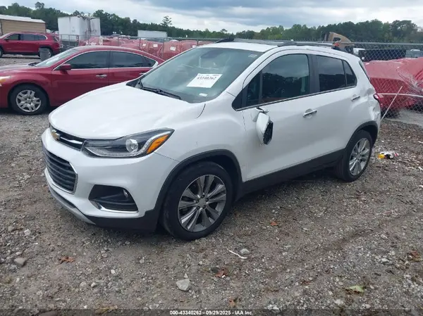 3GNCJMSB9LL161588 2020 CHEVROLET TRAX - Image 2