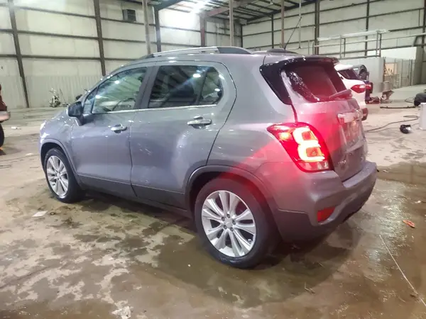 3GNCJMSB9LL181517 2020 CHEVROLET TRAX - Image 2