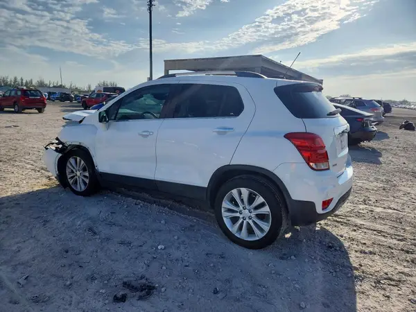 3GNCJMSBXHL141843 2017 CHEVROLET TRAX - Image 2