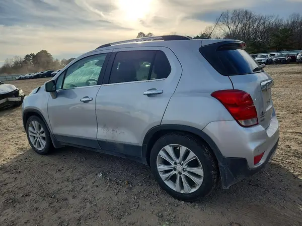 3GNCJMSBXJL199411 2018 CHEVROLET TRAX - Image 2