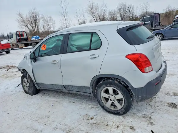 3GNCJNSB0GL131729 2016 CHEVROLET TRAX - Image 2