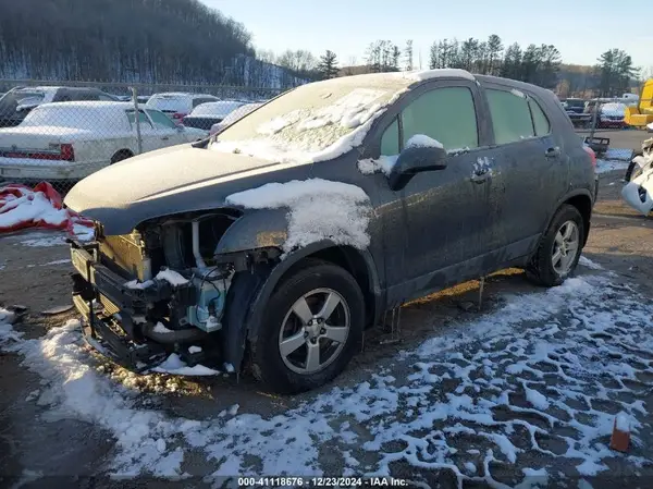 3GNCJNSB0GL245942 2016 CHEVROLET TRAX - Image 2