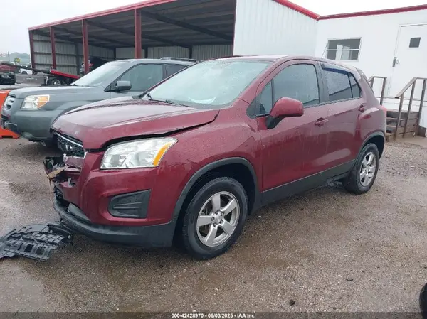3GNCJNSB0GL250512 2016 CHEVROLET TRAX - Image 2