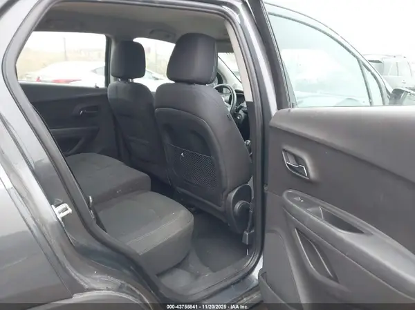 3GNCJNSB0GL261106 2016 CHEVROLET TRAX - Image 8