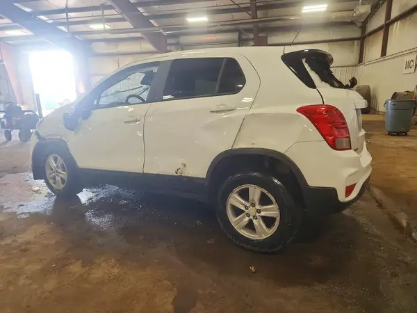 3GNCJNSB0HL270647 2017 CHEVROLET TRAX - Image 2