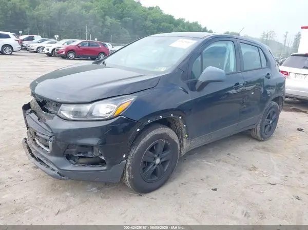 3GNCJNSB0HL273967 2017 CHEVROLET TRAX - Image 2