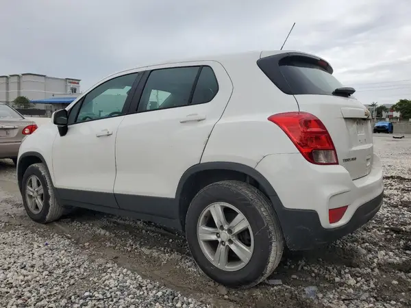 3GNCJNSB0HL288002 2017 CHEVROLET TRAX - Image 2