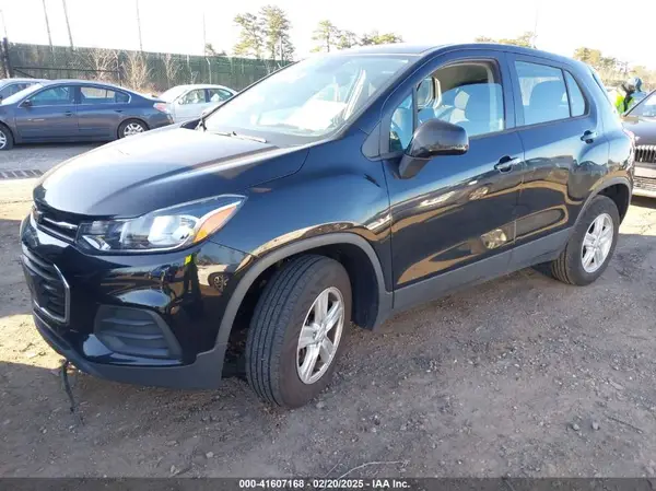 3GNCJNSB0JL247861 2018 CHEVROLET TRAX - Image 2