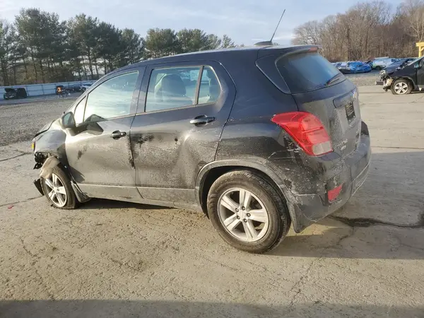 3GNCJNSB0JL329847 2018 CHEVROLET TRAX - Image 2