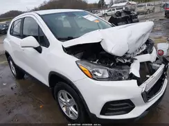 3GNCJNSB0JL390020 2018 CHEVROLET TRAX
