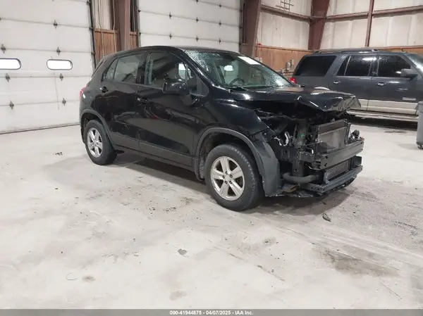 3GNCJNSB0KL152458 2019 CHEVROLET TRAX - Image 1