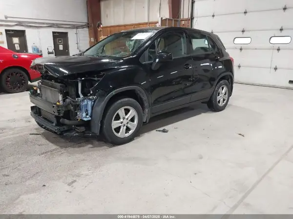 3GNCJNSB0KL152458 2019 CHEVROLET TRAX - Image 2