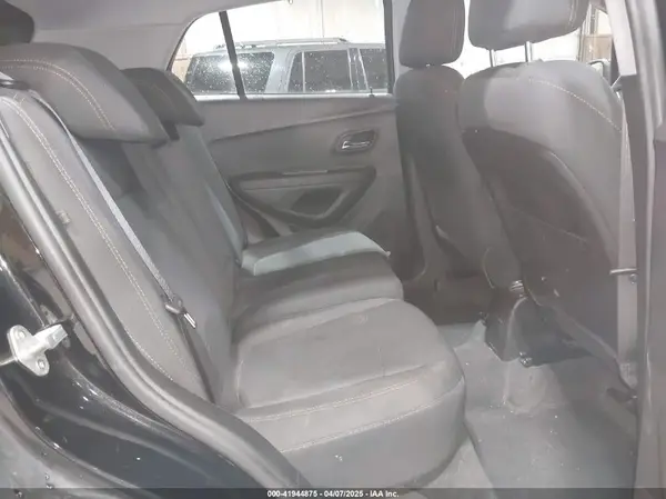 3GNCJNSB0KL152458 2019 CHEVROLET TRAX - Image 8
