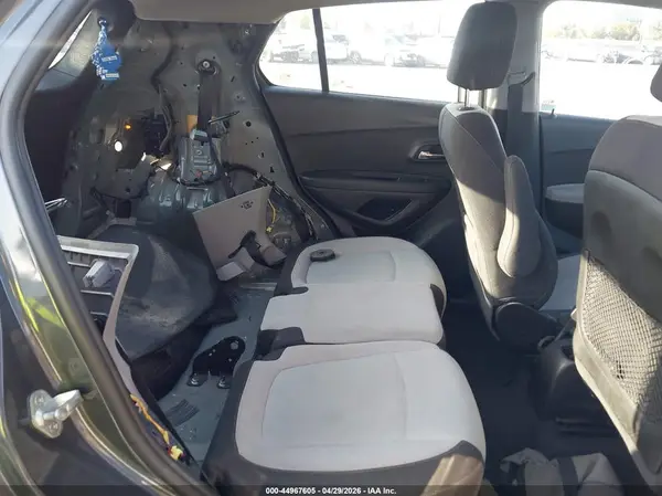 3GNCJNSB0KL212903 2019 CHEVROLET TRAX - Image 8