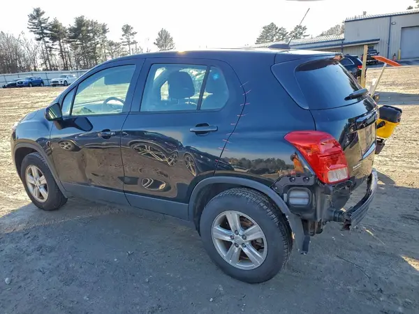 3GNCJNSB0KL227207 2019 CHEVROLET TRAX - Image 2