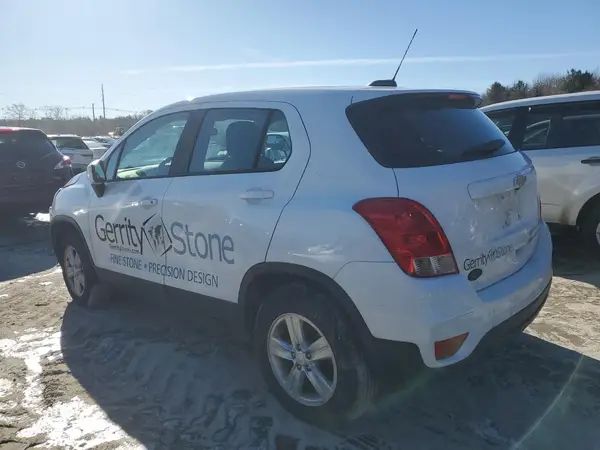 3GNCJNSB0KL239955 2019 CHEVROLET TRAX - Image 2