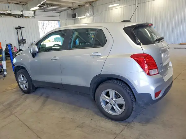 3GNCJNSB0KL247649 2019 CHEVROLET TRAX - Image 2