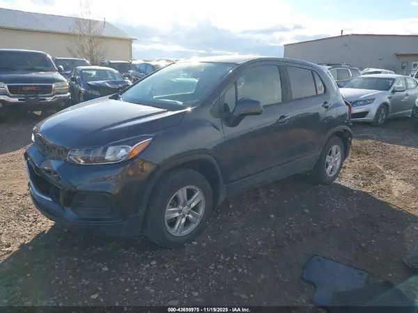 3GNCJNSB0KL253032 2019 CHEVROLET TRAX - Image 2