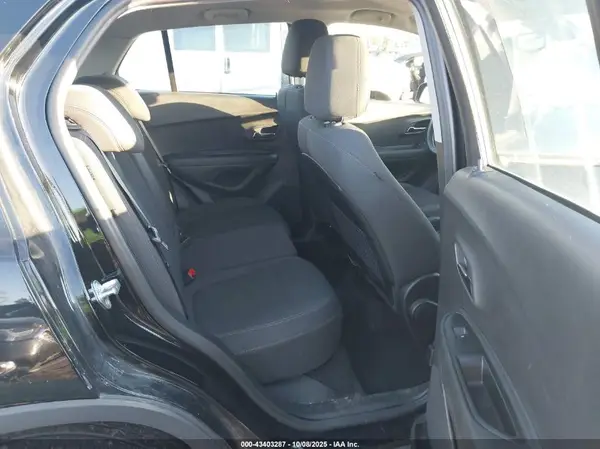 3GNCJNSB0KL253726 2019 CHEVROLET TRAX - Image 8
