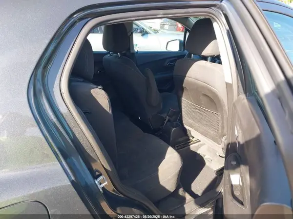 3GNCJNSB0KL270140 2019 CHEVROLET TRAX - Image 8
