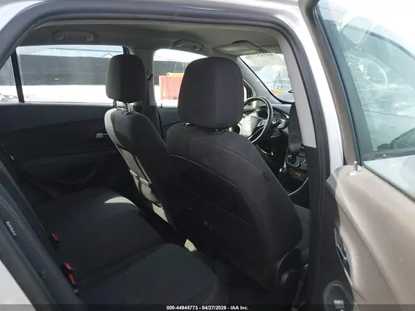3GNCJNSB0KL370013 2019 CHEVROLET TRAX - Image 8
