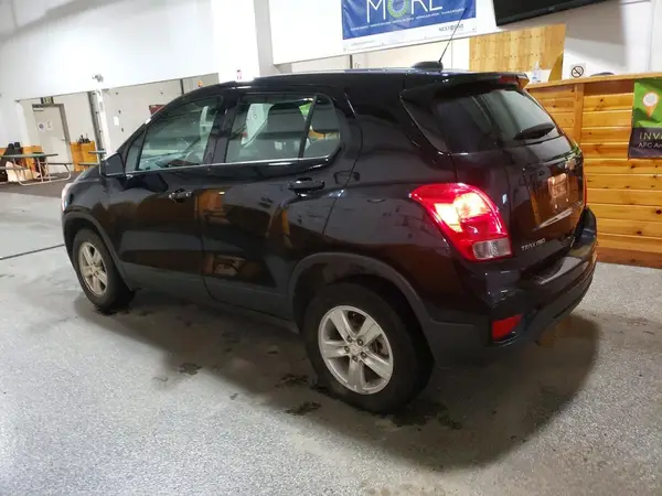 3GNCJNSB0LL113015 2020 CHEVROLET TRAX - Image 2