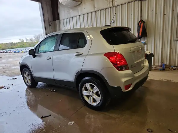 3GNCJNSB0LL118294 2020 CHEVROLET TRAX - Image 2