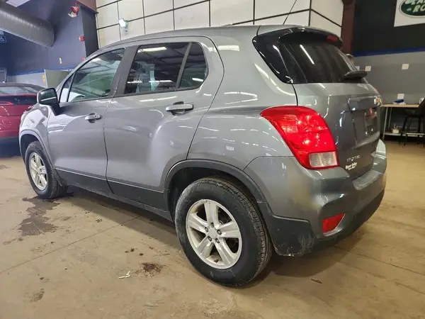 3GNCJNSB0LL203331 2020 CHEVROLET TRAX - Image 2