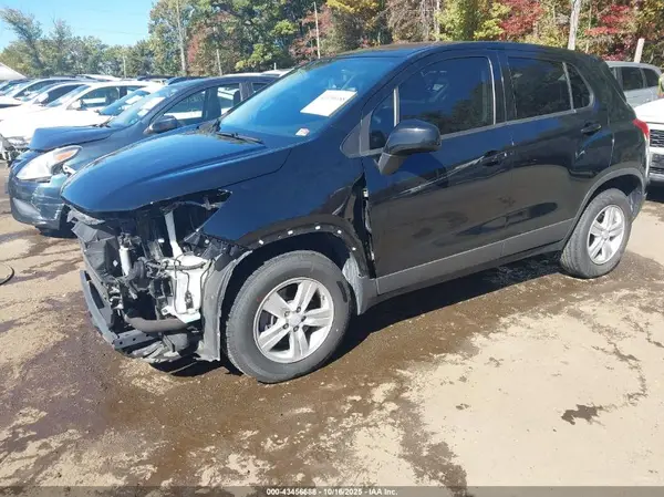 3GNCJNSB0LL297078 2020 CHEVROLET TRAX - Image 2