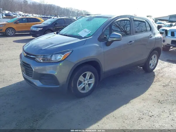 3GNCJNSB0LL298375 2020 CHEVROLET TRAX - Image 2