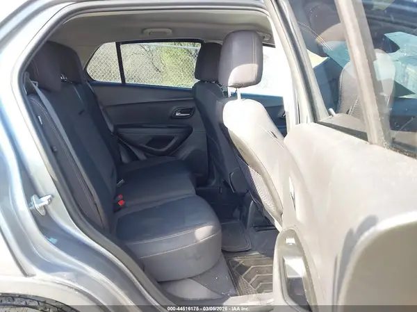 3GNCJNSB0LL298375 2020 CHEVROLET TRAX - Image 8