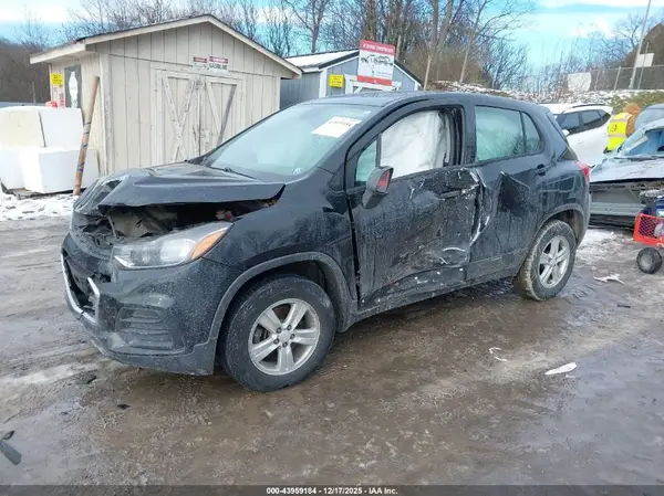 3GNCJNSB0LL338504 2020 CHEVROLET TRAX - Image 2