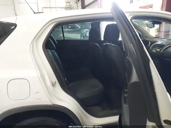 3GNCJNSB1GL153528 2016 CHEVROLET TRAX - Image 8
