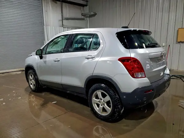 3GNCJNSB1GL204428 2016 CHEVROLET TRAX - Image 2