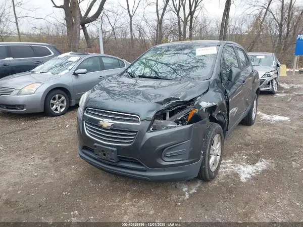 3GNCJNSB1GL246517 2016 CHEVROLET TRAX - Image 2