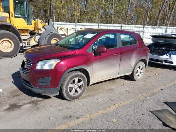 3GNCJNSB1GL253631 2016 CHEVROLET TRAX - Image 2