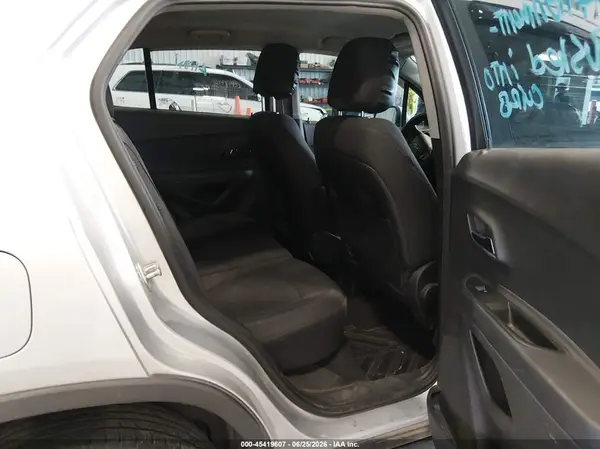 3GNCJNSB1GL263141 2016 CHEVROLET TRAX - Image 8