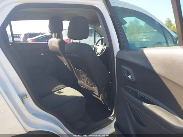 3GNCJNSB1HL274271 2017 CHEVROLET TRAX - Image 8