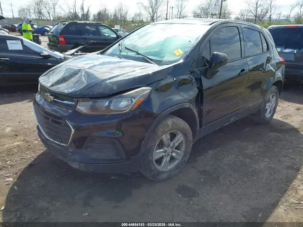3GNCJNSB1HL279762 2017 CHEVROLET TRAX - Image 2
