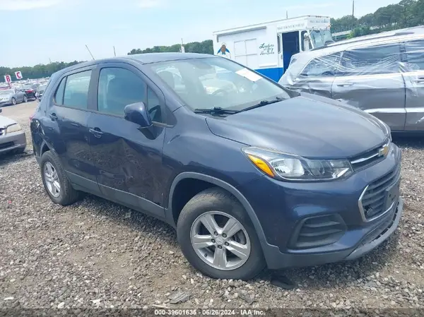 3GNCJNSB1JL155044 2018 CHEVROLET TRAX - Image 1