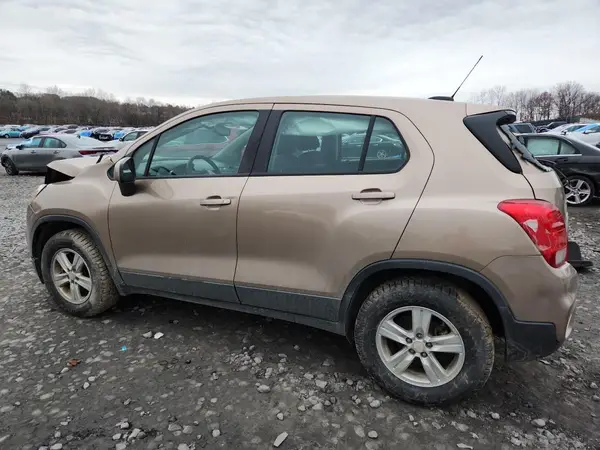 3GNCJNSB1JL158106 2018 CHEVROLET TRAX - Image 2